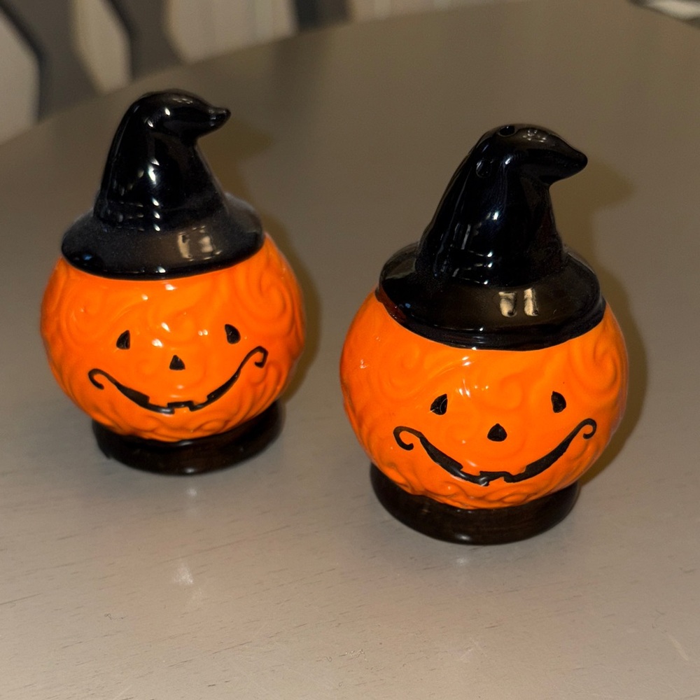 Trick & Treat Halloween Pumpkin Salt and Pepper Shakers